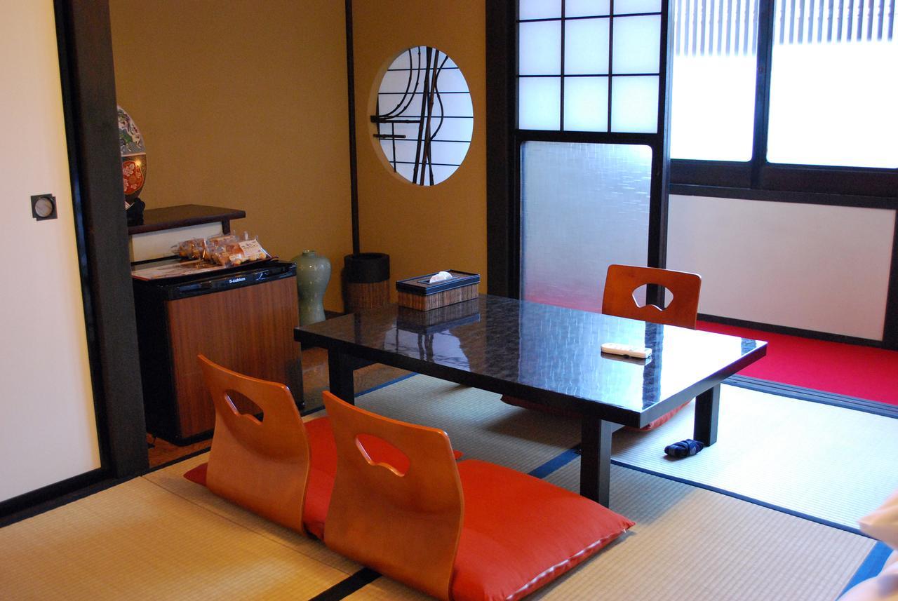 Hida Takayama Relax Hostel Bettei Fuji Exteriör bild